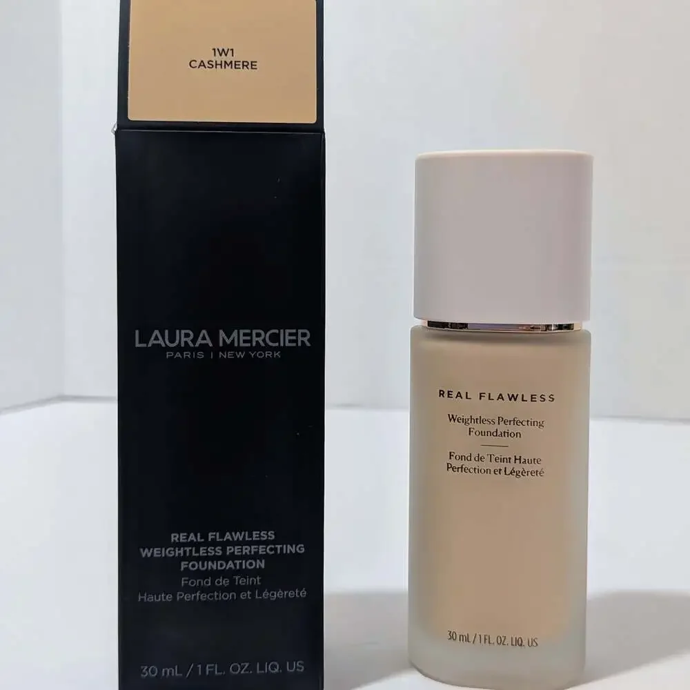 Laura Mercier Foundation Real Flawless Weightless Perfecting 1W1 Cashmere 1 oz